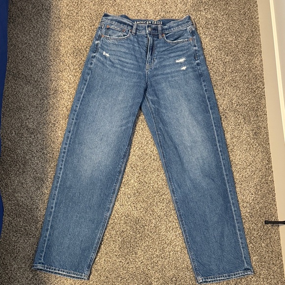 American Eagle Outfitters Super High Rise Baggy Straight Distressed Jeans - Picture 10 of 12